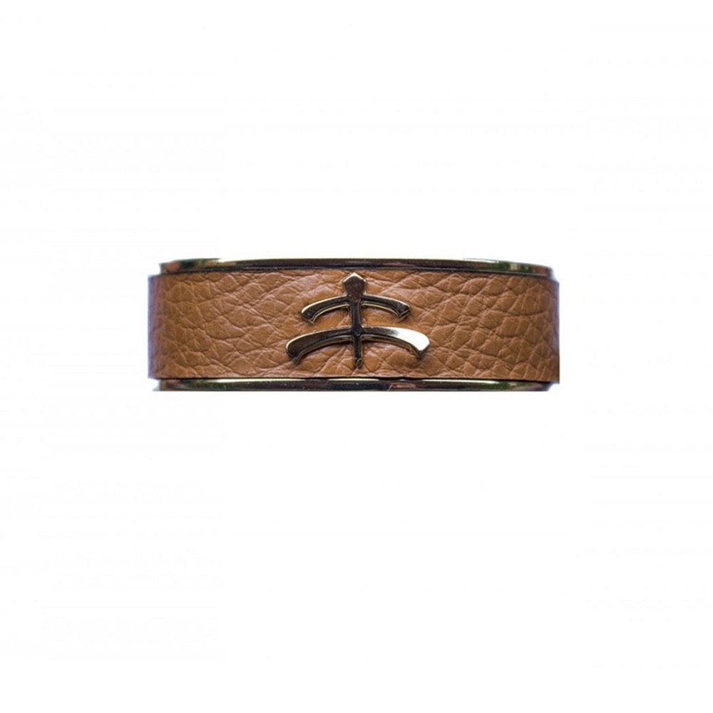 Leather and brass bangle, Makebe. Bangle made in calfskin finish deer and brass.